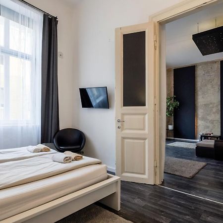 Spacious Apartment Almassy Budapest Exterior photo