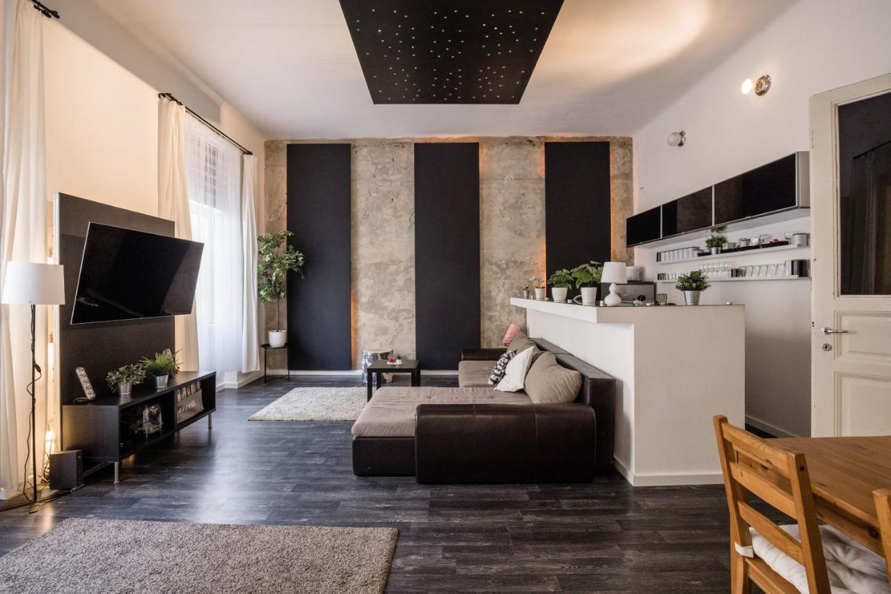 Spacious Apartment Almassy Budapest Exterior photo
