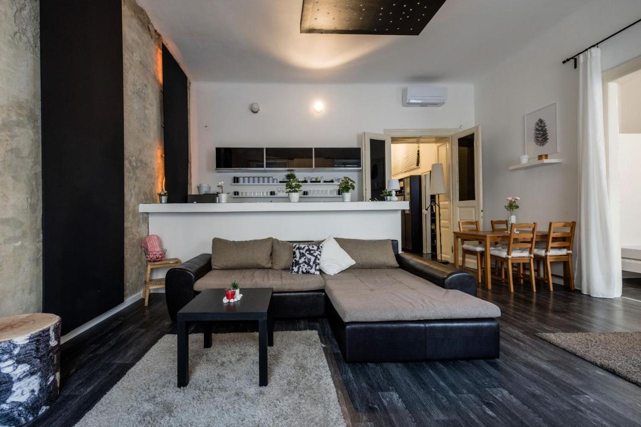 Spacious Apartment Almassy Budapest Exterior photo