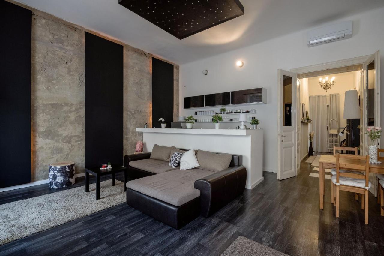 Spacious Apartment Almassy Budapest Exterior photo